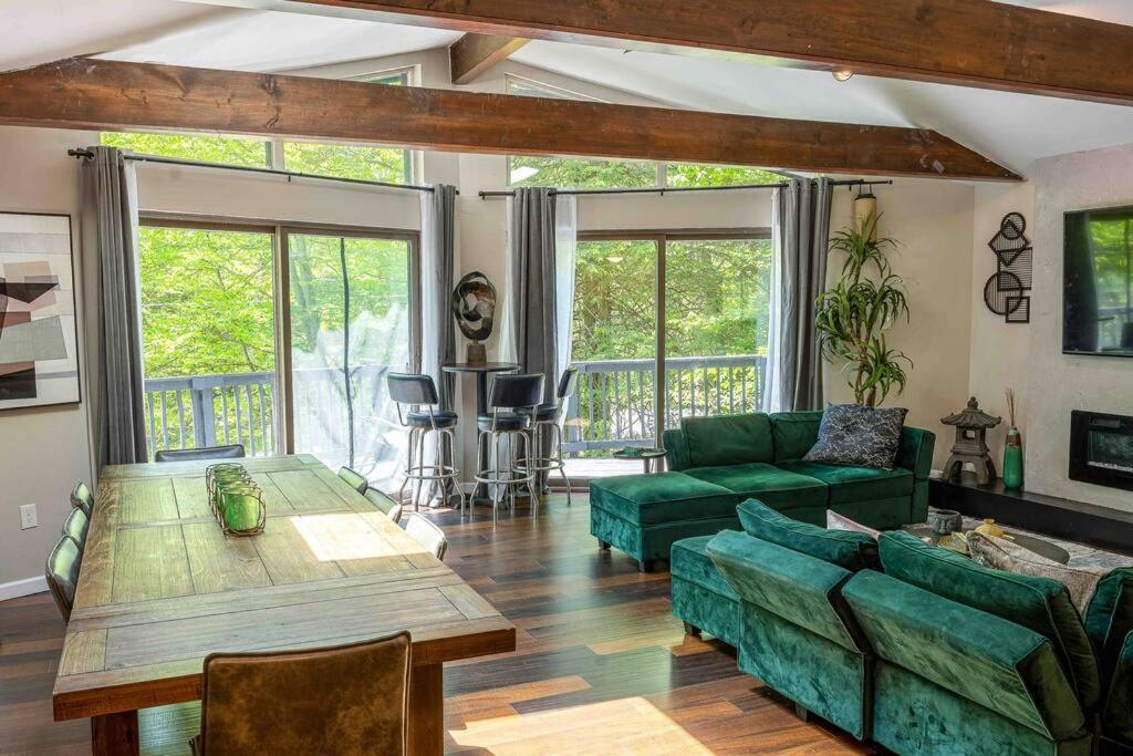 Chalet Zen Oasis Retreat Sauna/hotub/firepit/fun/gameroom