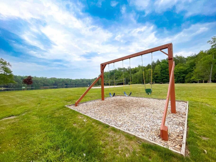 Zen Oasis Retreat Sauna/hotub/firepit/fun/gameroom * Blakeslee