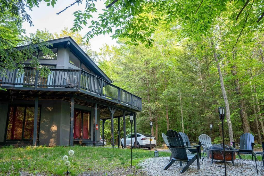 Zen Oasis Retreat Sauna/hotub/firepit/fun/gameroom Chalet *