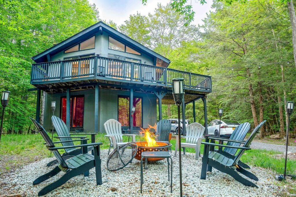 Zen Oasis Retreat Sauna/hotub/firepit/fun/gameroom Chalet Blakeslee